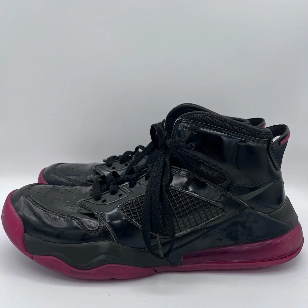 Size 11 - Jordan Mars 270 Bred -‎ CD7070-006
